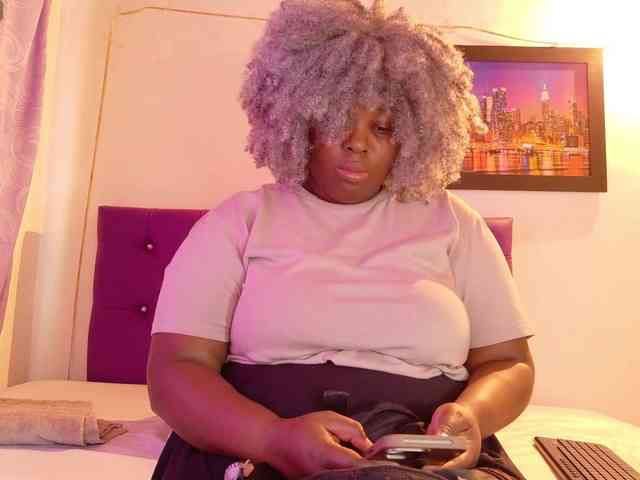 ebony-NeighborMoans webcam
