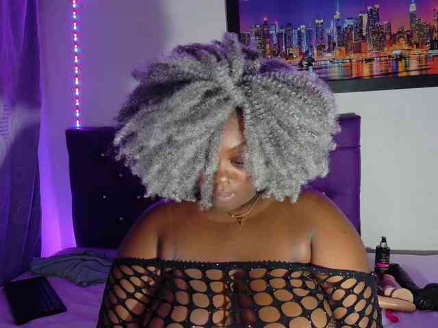 ebony-NeighborMoans webcam