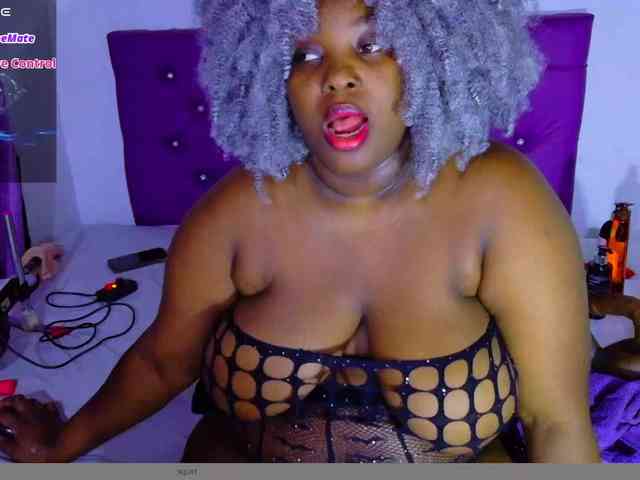 ebony-NeighborMoans webcam