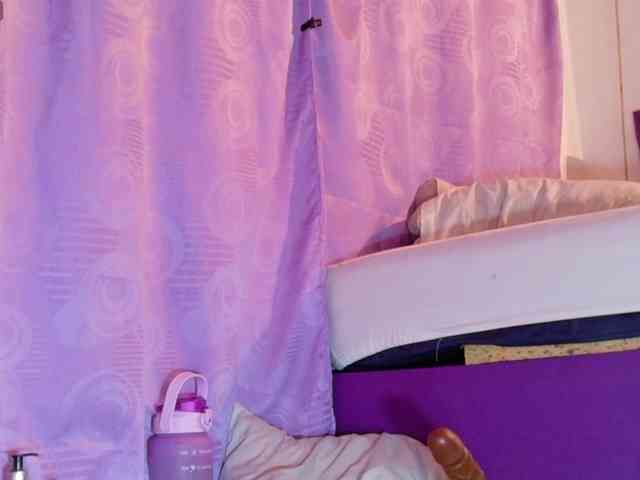 ebony-NeighborMoans webcam