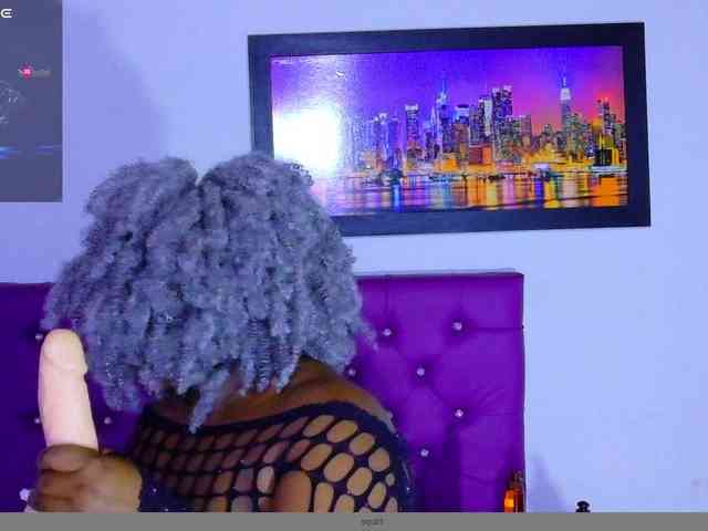 ebony-NeighborMoans webcam