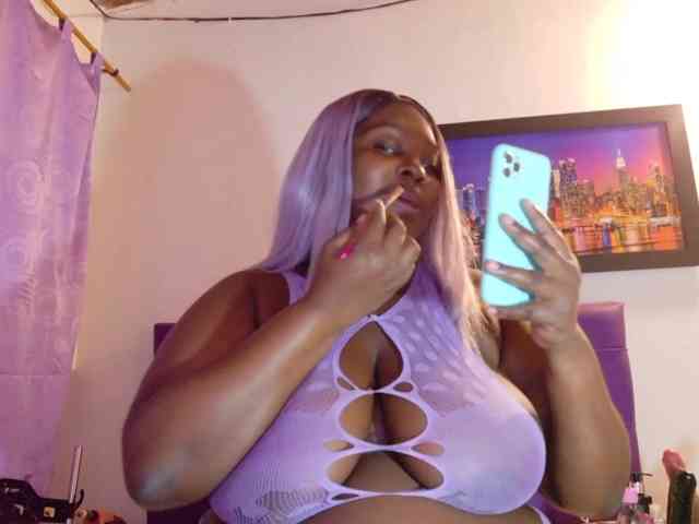 ebony-NeighborMoans webcam