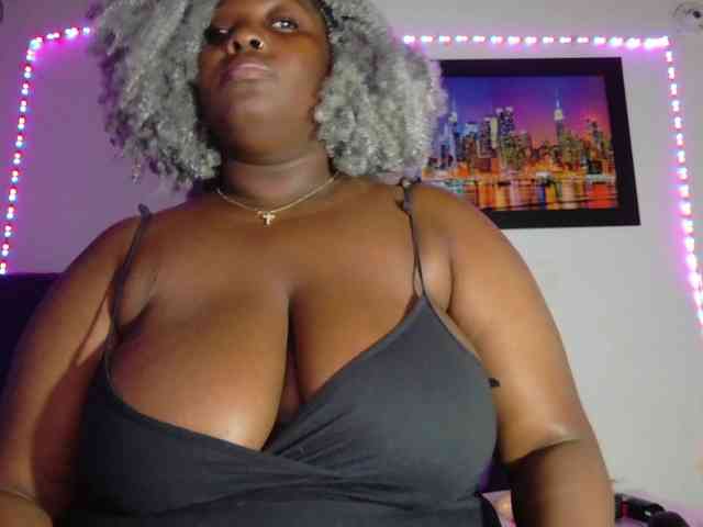 ebony-NeighborMoans webcam