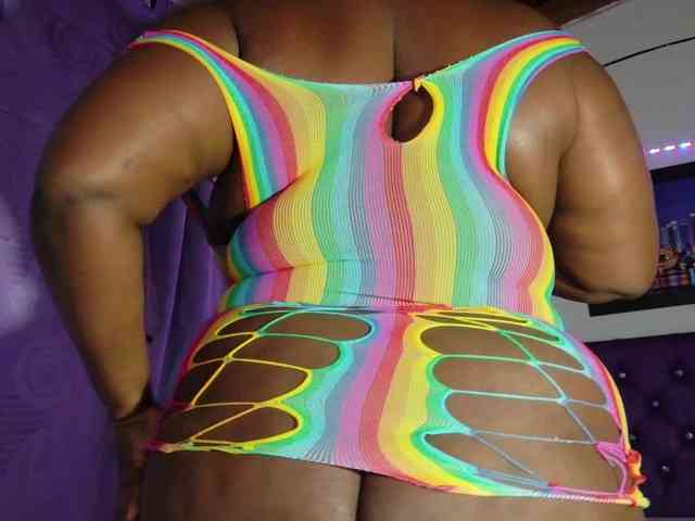 ebony-NeighborMoans webcam