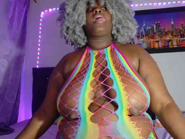 ebony-NeighborMoans webcam