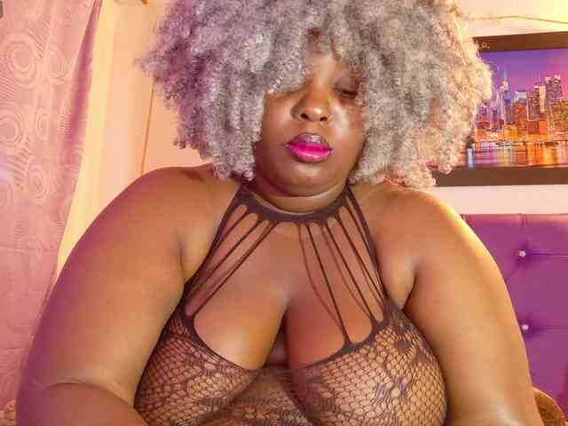 ebony-NeighborMoans webcam