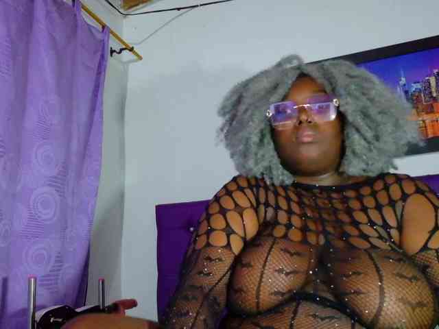 ebony-NeighborMoans webcam