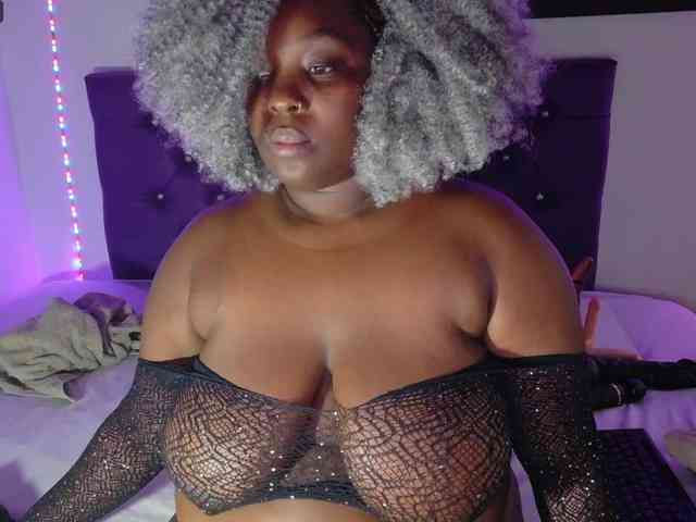 ebony-NeighborMoans webcam