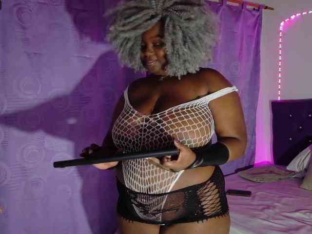 ebony-NeighborMo... Live Webcam on BongaCams