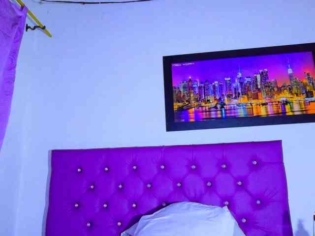 ebony-NeighborMoans webcam