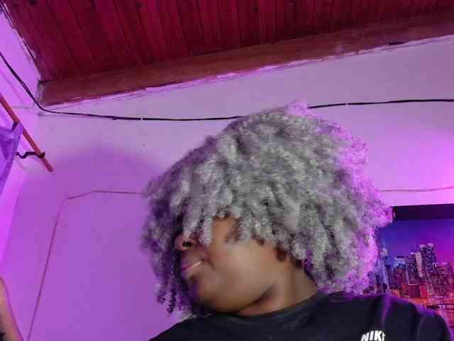 ebony-NeighborMoans webcam
