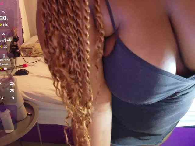 ebony-NeighborMoans webcam