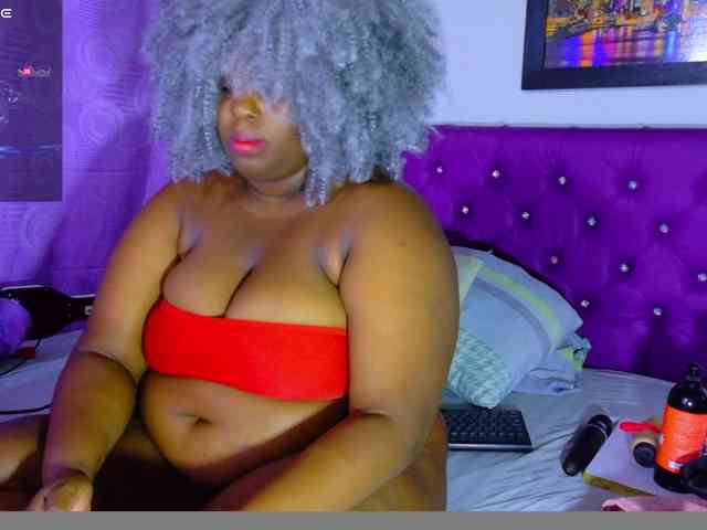 ebony-NeighborMoans webcam