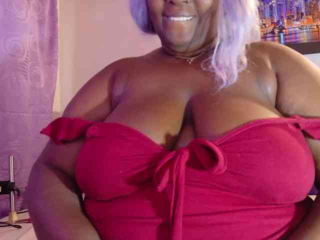 ebony-NeighborMoans webcam
