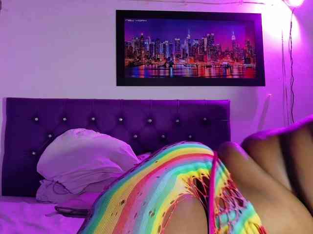 ebony-NeighborMoans webcam