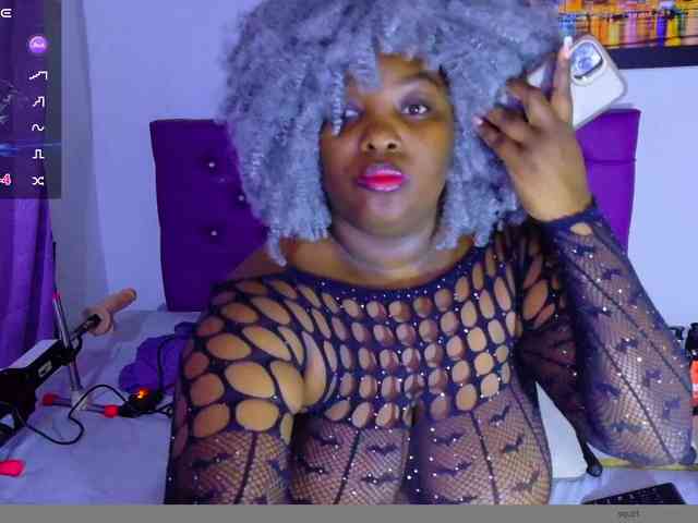 ebony-NeighborMoans webcam