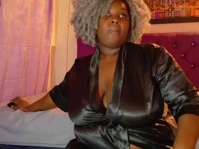 ebony-NeighborMo... Live Webcam on BongaCams