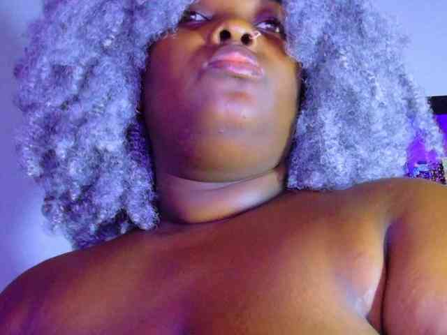 ebony-NeighborMoans webcam