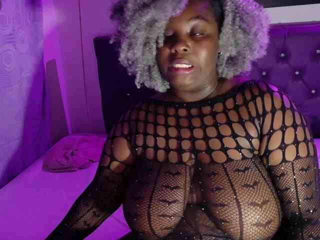 ebony-NeighborMoans webcam