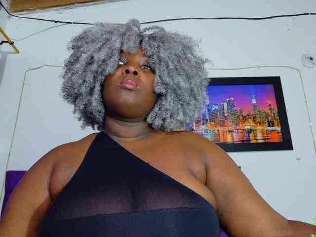 ebony-NeighborMoans webcam