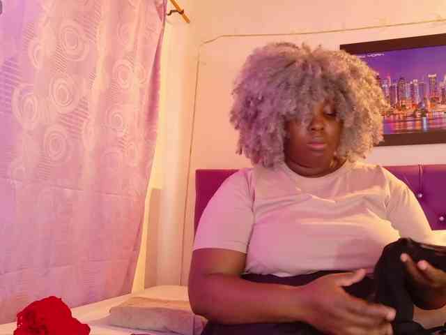 ebony-NeighborMoans webcam