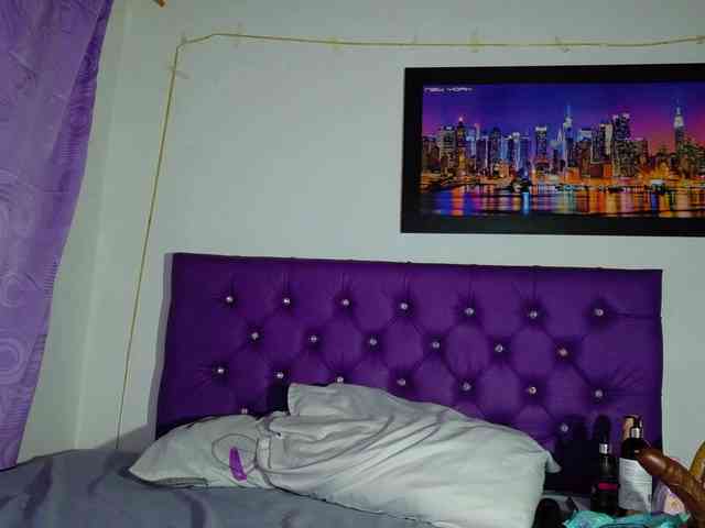 ebony-NeighborMoans webcam
