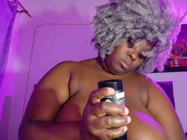 ebony-NeighborMoans webcam