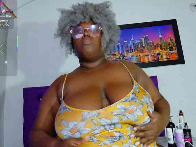 ebony-NeighborMoans webcam