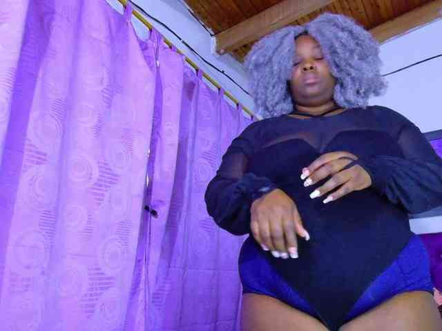 ebony-NeighborMoans webcam