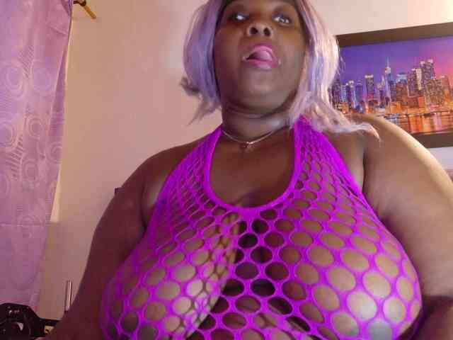 ebony-NeighborMoans webcam