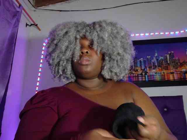 ebony-NeighborMoans webcam