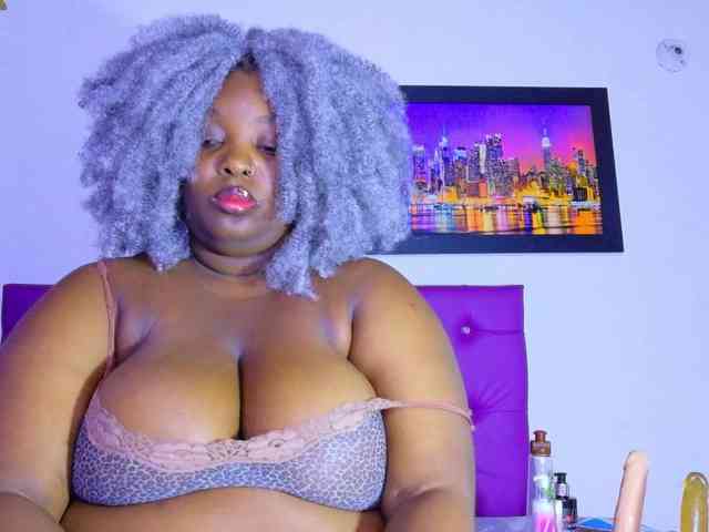 ebony-NeighborMoans webcam