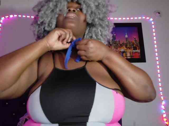 ebony-NeighborMoans webcam