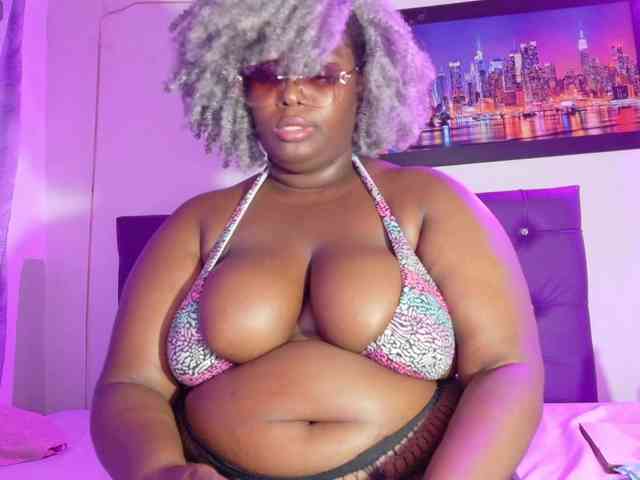 ebony-NeighborMoans webcam