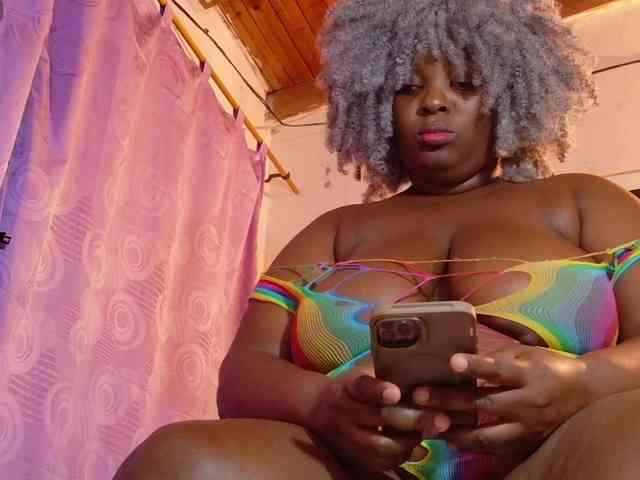 ebony-NeighborMoans ebony-NeighborMoans