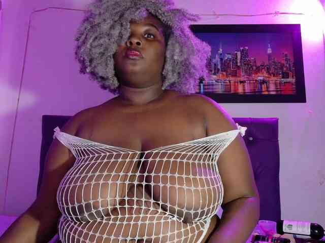 ebony-NeighborMoans webcam