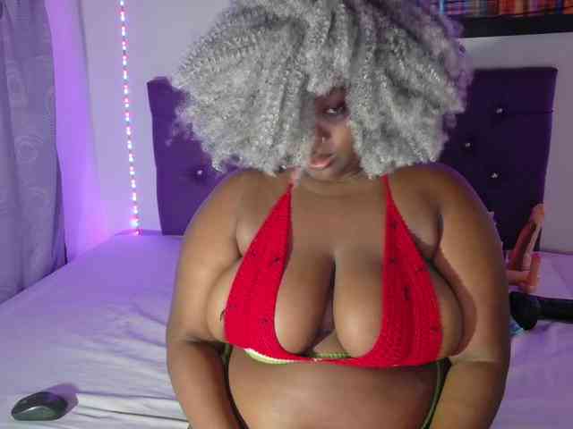 ebony-NeighborMoans webcam