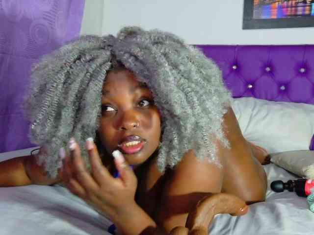 ebony-NeighborMoans webcam