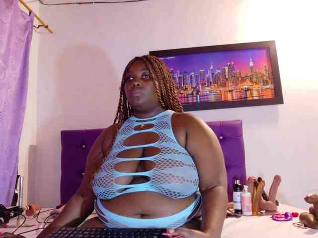 ebony-NeighborMoans webcam