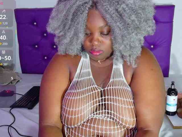 ebony-NeighborMoans webcam