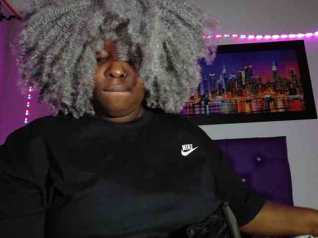 ebony-NeighborMoans webcam