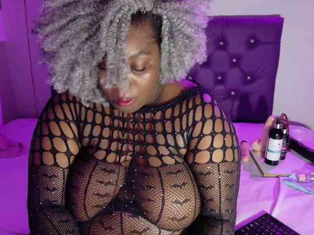 ebony-NeighborMoans webcam