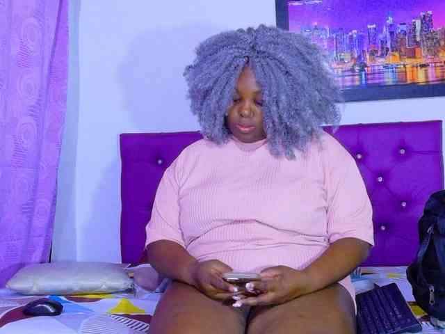 ebony-NeighborMoans webcam