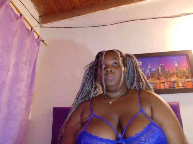 ebony-NeighborMoans webcam
