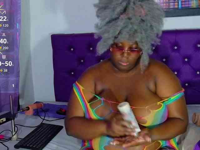 ebony-NeighborMoans webcam