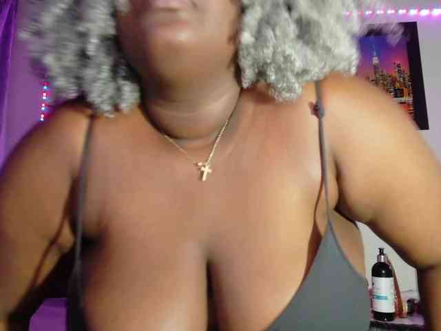 ebony-NeighborMoans webcam