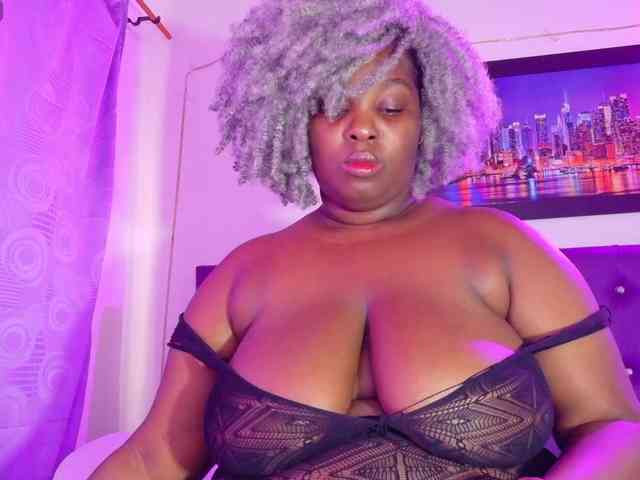 ebony-NeighborMoans webcam