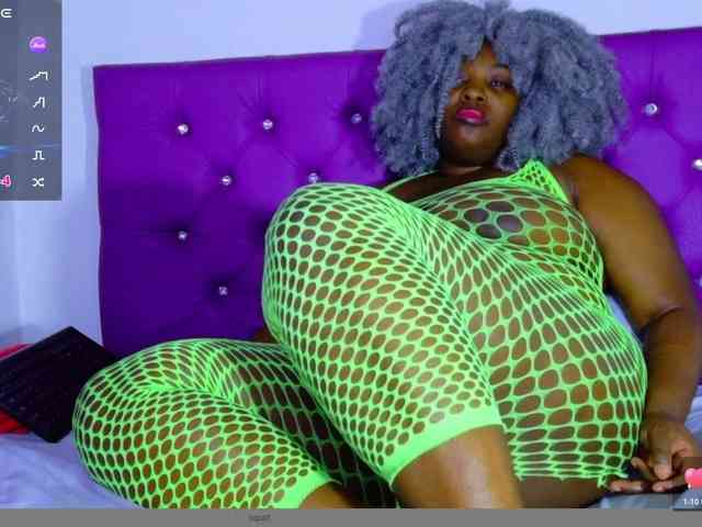 ebony-NeighborMoans webcam