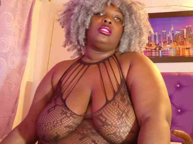 ebony-NeighborMoans webcam