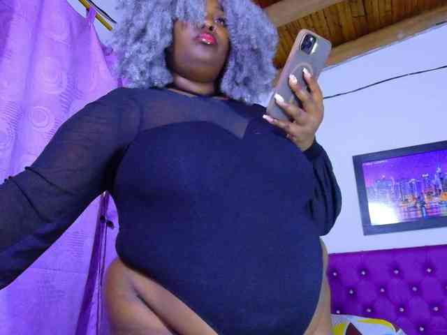 ebony-NeighborMoans webcam